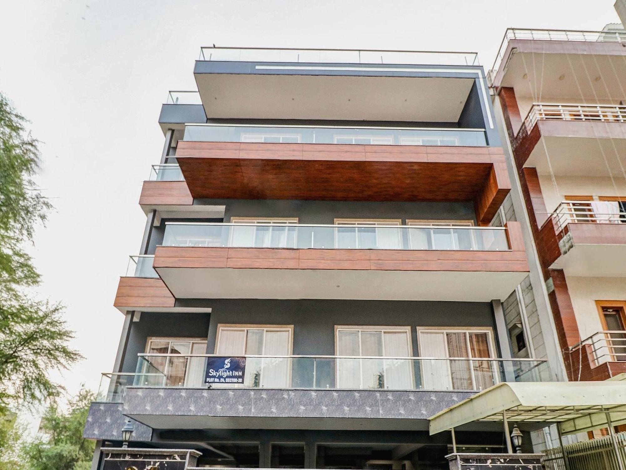 Hotel Townhouse Skylight Near Medanta Hospital Gurgaon Exterior foto