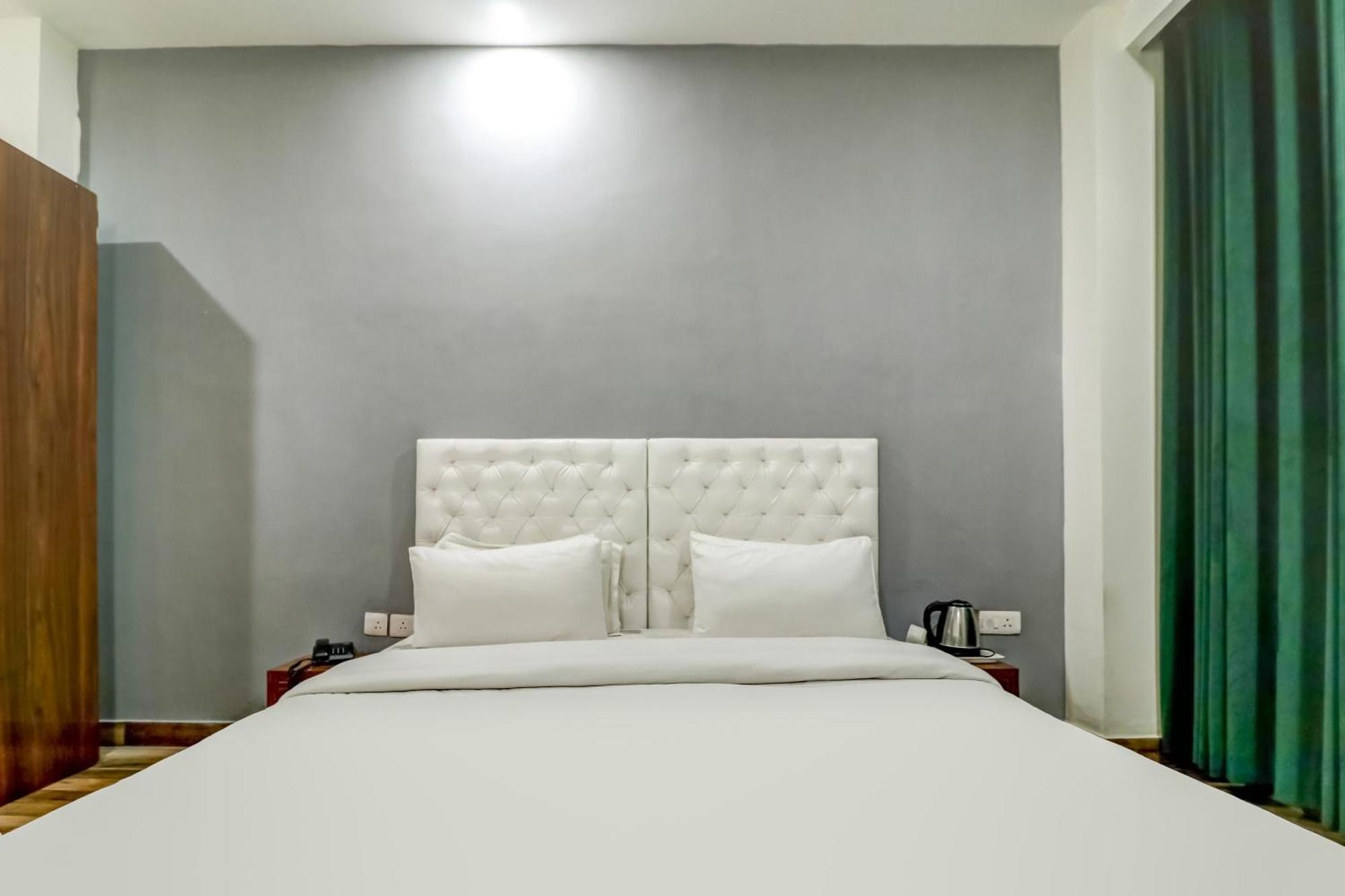 Hotel Townhouse Skylight Near Medanta Hospital Gurgaon Exterior foto